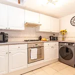 The Corner Stop~ Dog Friendly Holiday Let In Plymouth